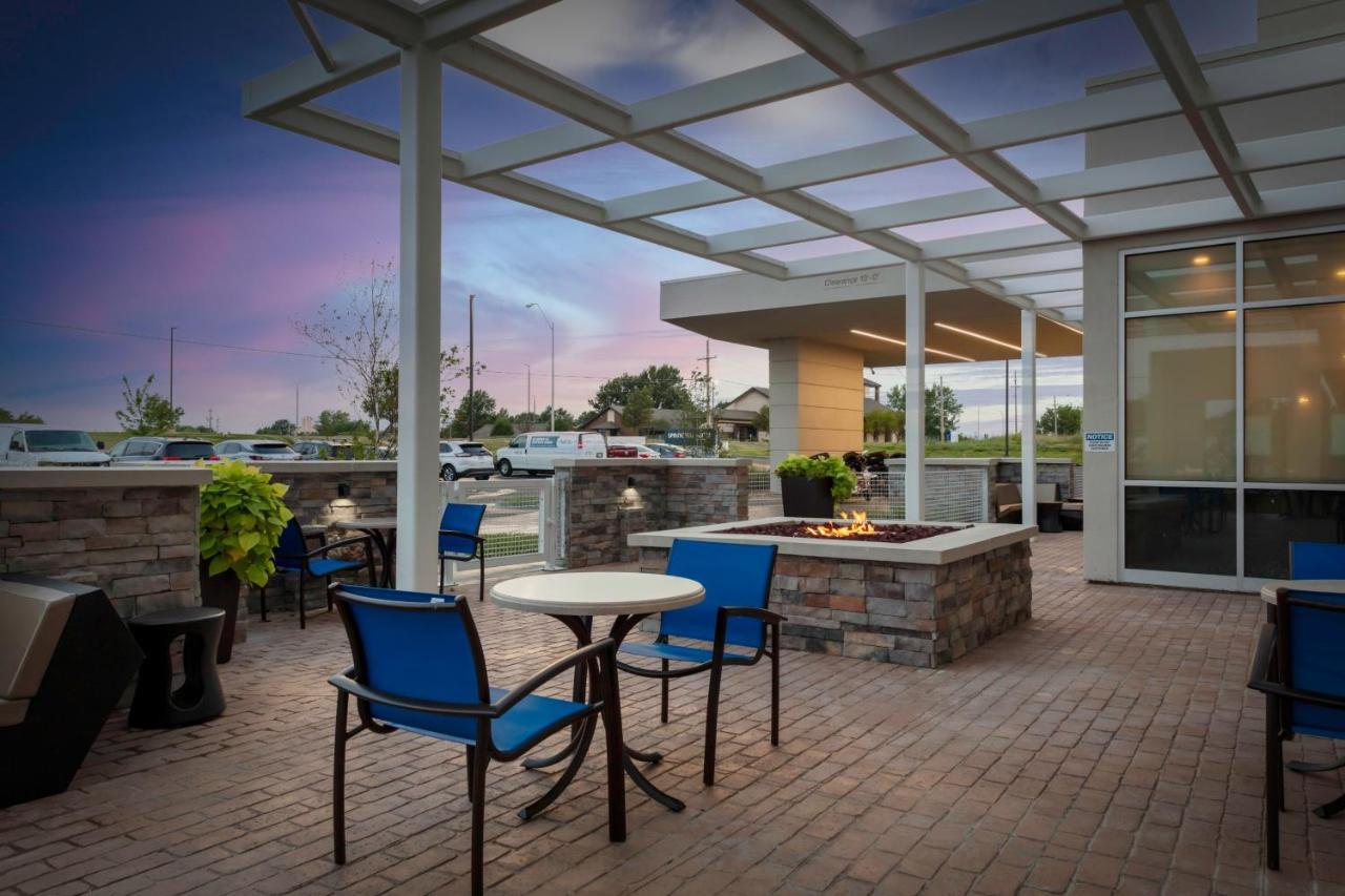 Springhill Suites Kansas City Airport Ngoại thất bức ảnh