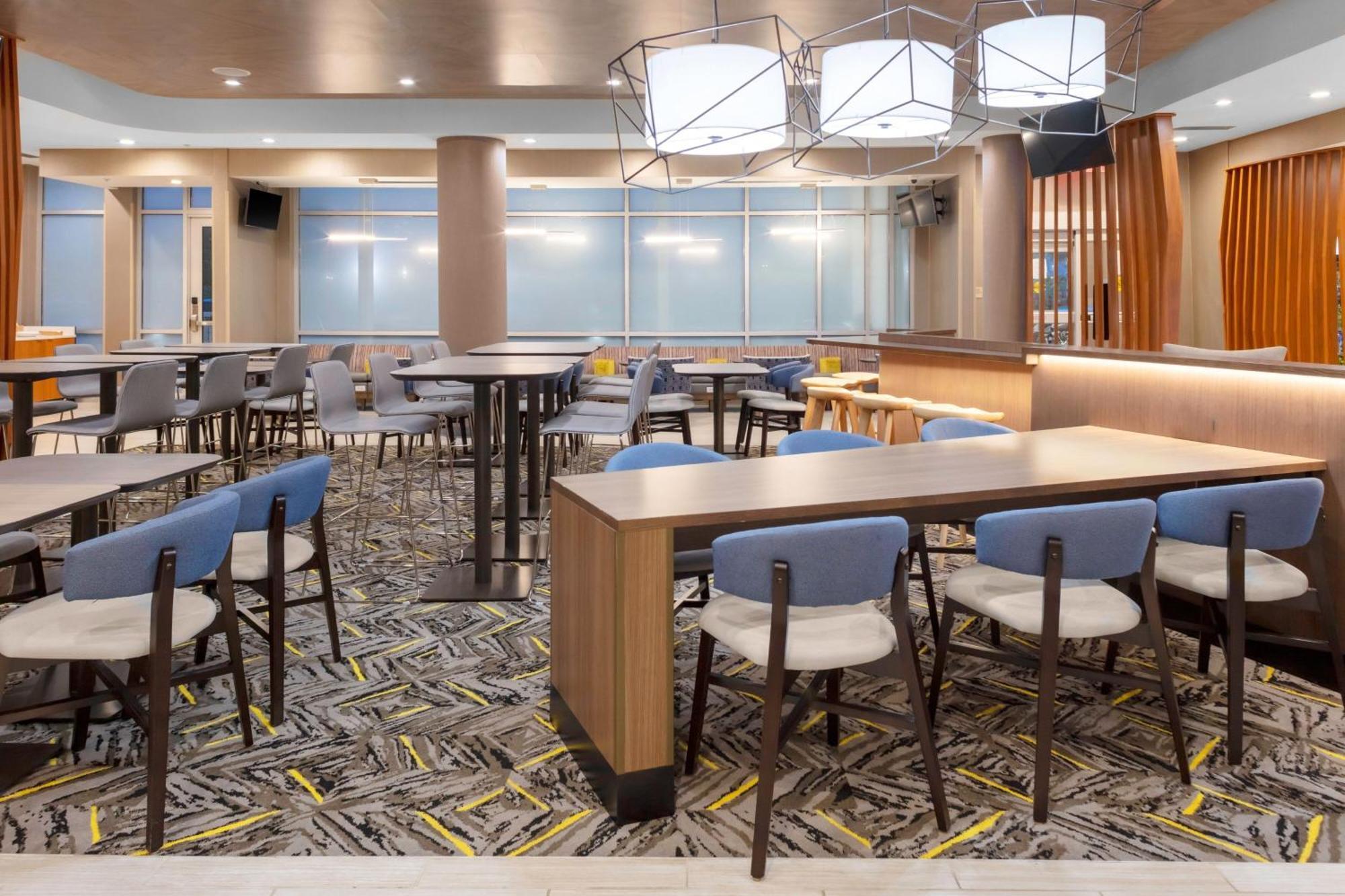 Springhill Suites Kansas City Airport Ngoại thất bức ảnh